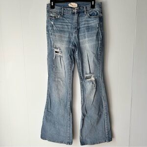 Altered state  28/7 ladies jeans. Flare bottoms, distressed look. 30‎ in length